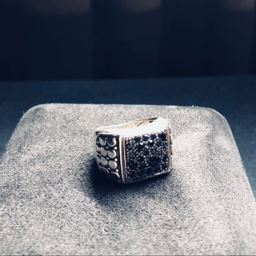 John Hardy classic chain signet w/ black sapphire